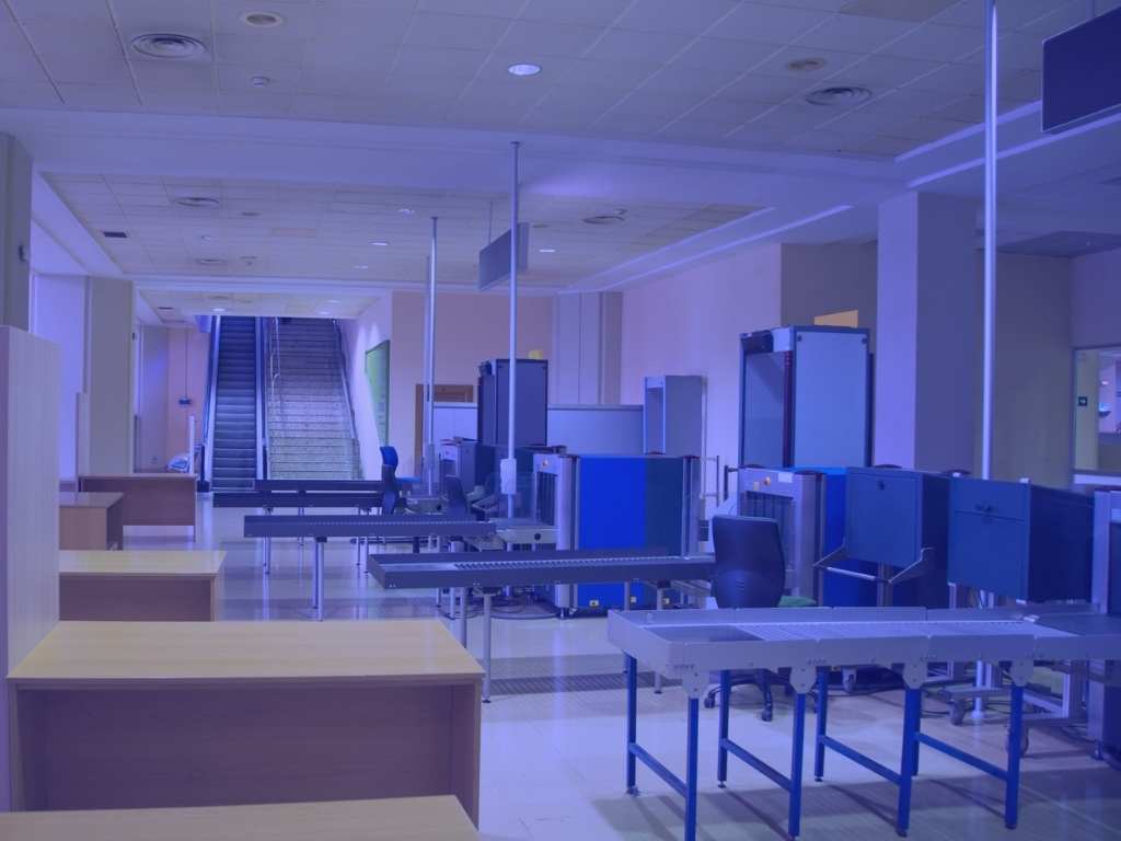 Frente a episodios violentos: Super de Educación prepara normativa para implementar mayor tecnología en seguridad