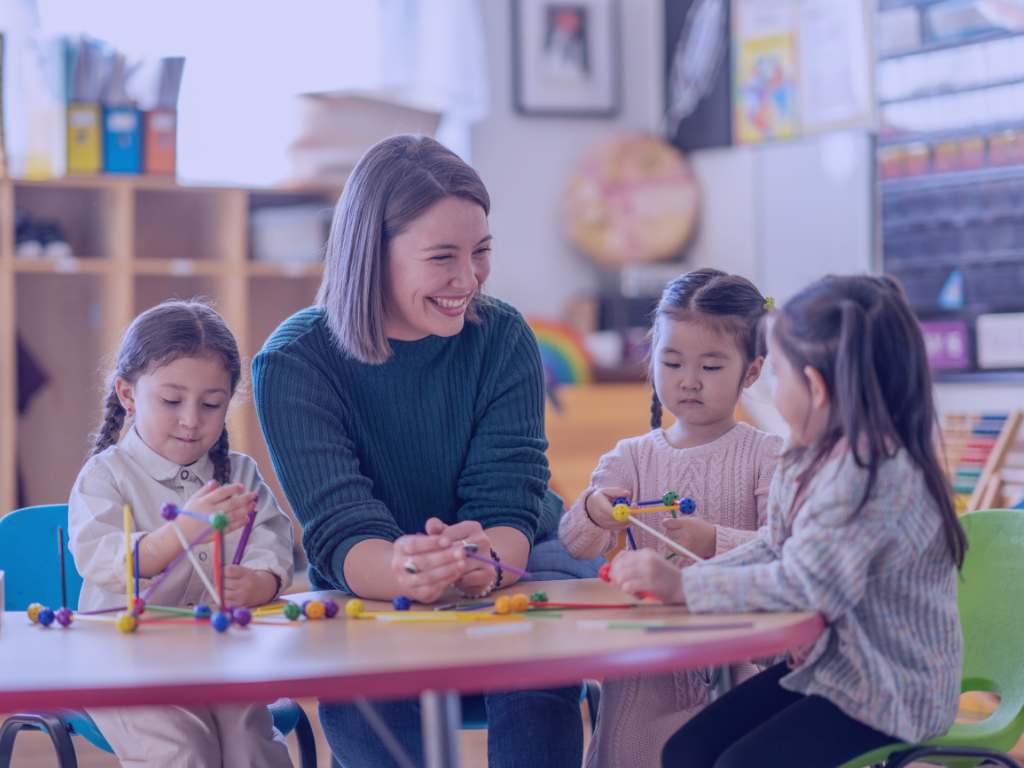 La crisis silenciosa del aula: ¿Por qué Chile pierde 8.200 profesores al año?